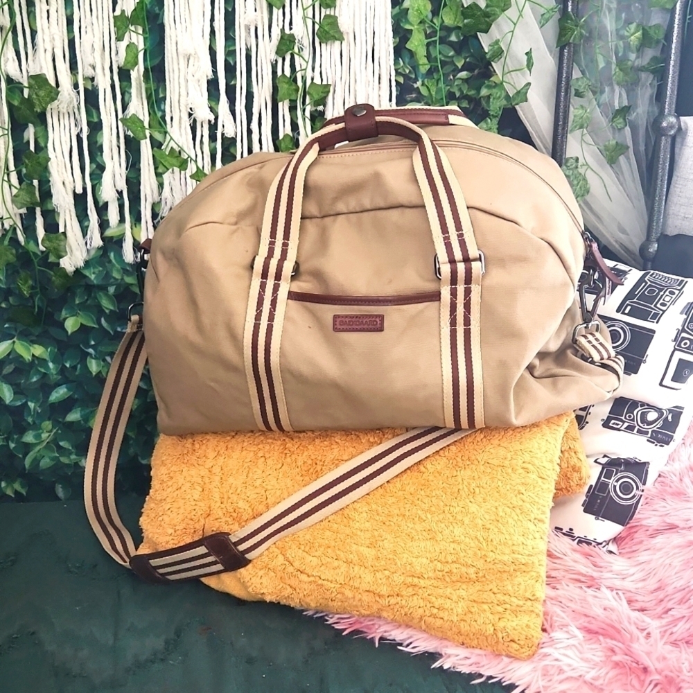 Sloan Gym Bag in Desert Canvas by Baekgaard